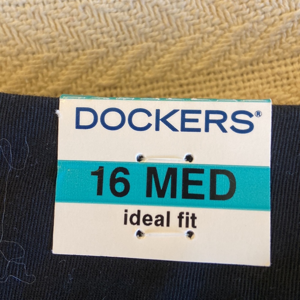 16 Medium NWT Docker’s black mid rise metro pants - Picture 11 of 12